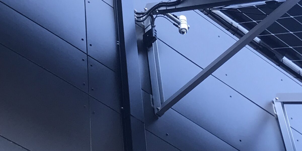 C1 solavskärmande BiFacialsolceller samt sensorer